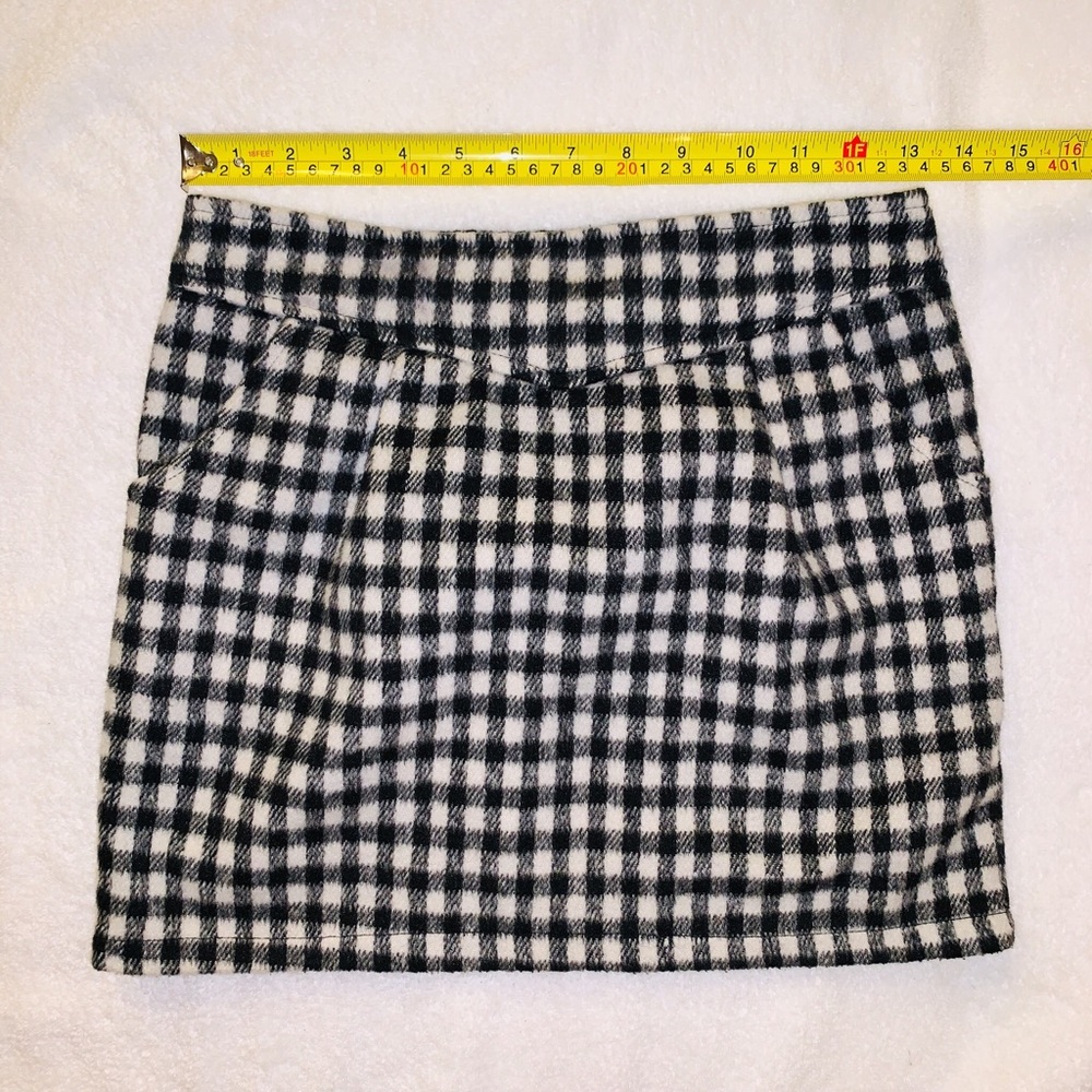 BOUTIQUE Checkered Tweed Skirt with Pockets